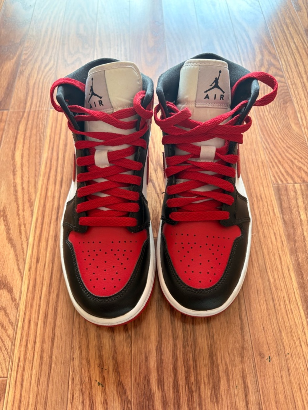 Nike Air Jordan 1 Mid Bred Toe Red Black White Men’s 8.5 (Women’s 10)